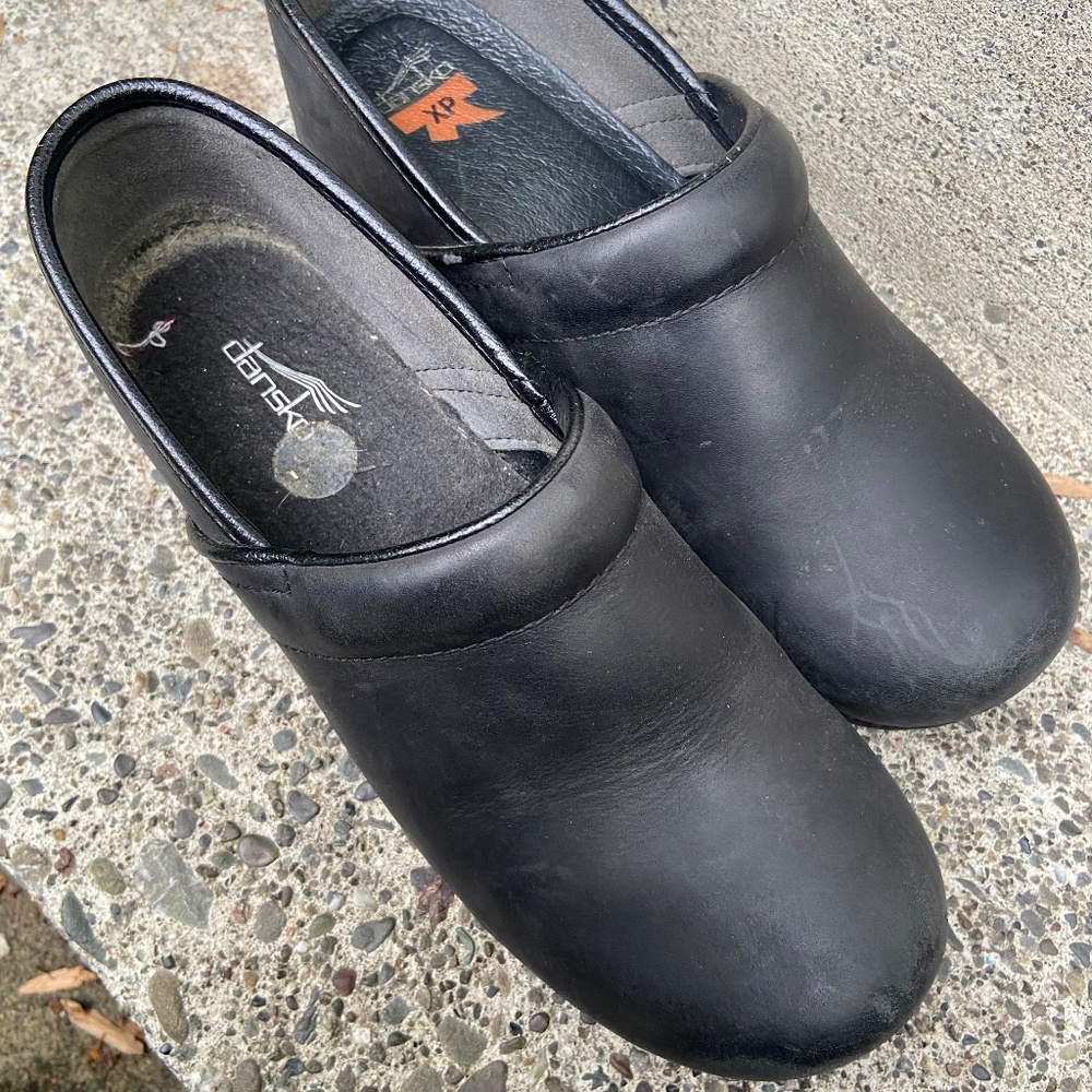 Dansko Professional Shoes Womens Size EU 39 Black Leather Clogs Slip On Nursing